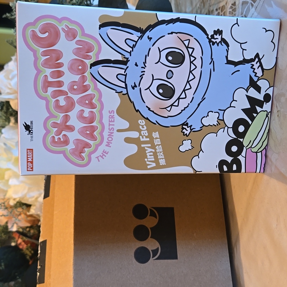 AUTHENTIC Pop Mart LYCHEE BERRY - THE MONSTERS-Exciting Macaron SEALED BOX NEW